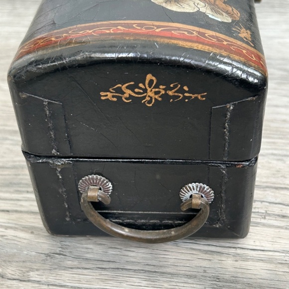 Vintage Chinese. Box for Jewelry and Valuables - Picture 5 of 15